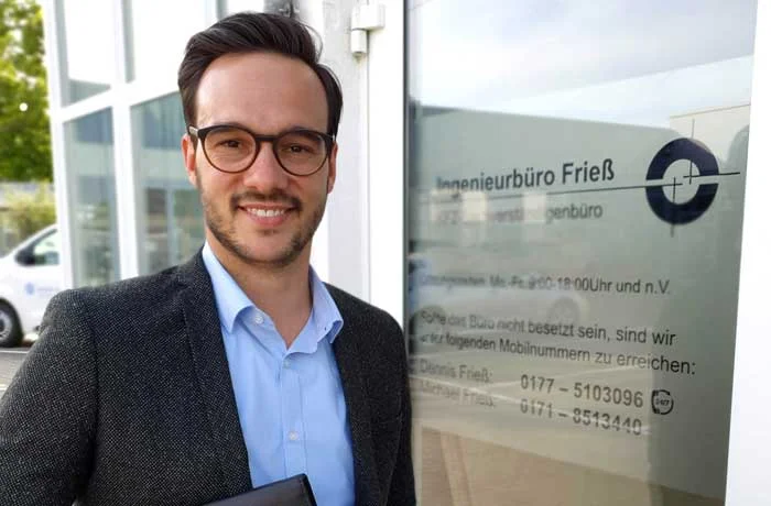 Portrait von Dennis Frieß